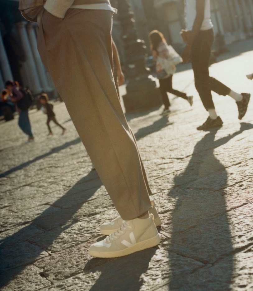 Tökéletes Veja Nubuk Natúr Fehér