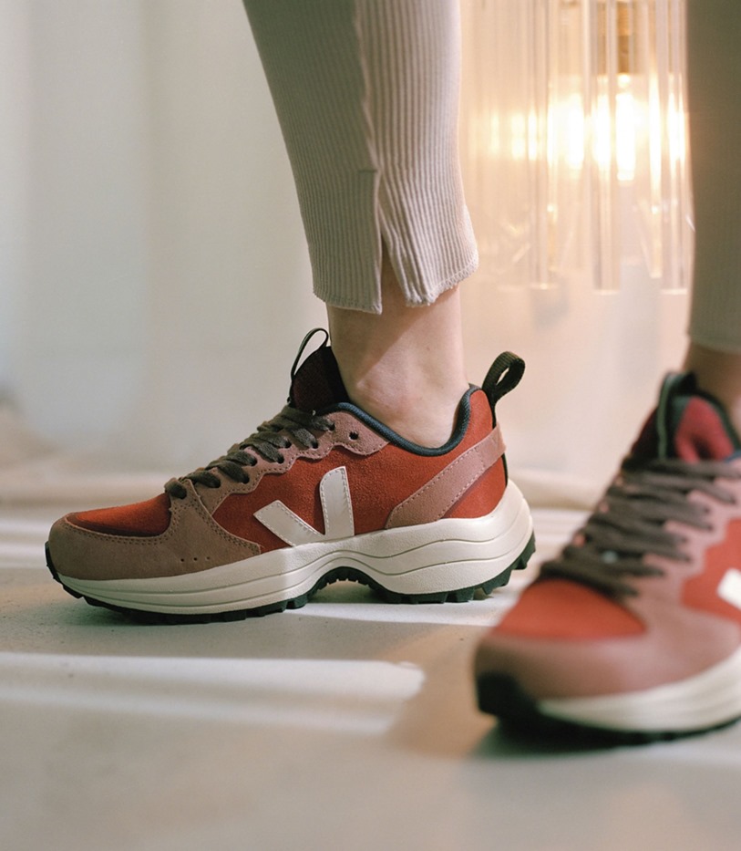 Suede Rouille Dried Petal Collection Veja