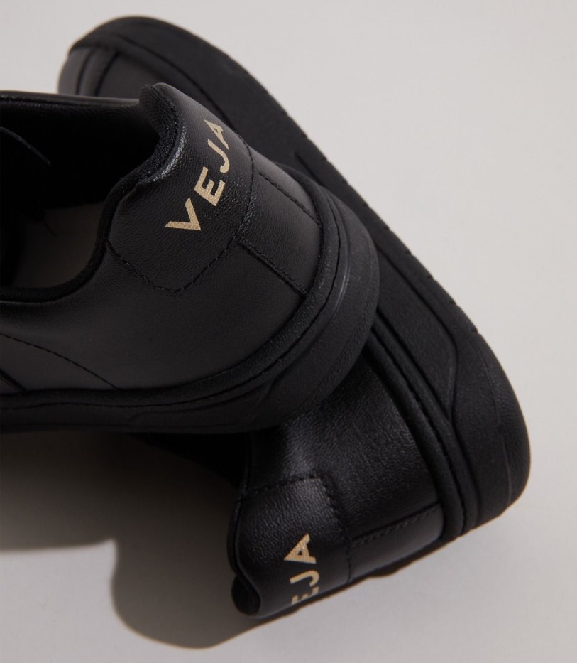 Különleges Cwl Full Black Veja