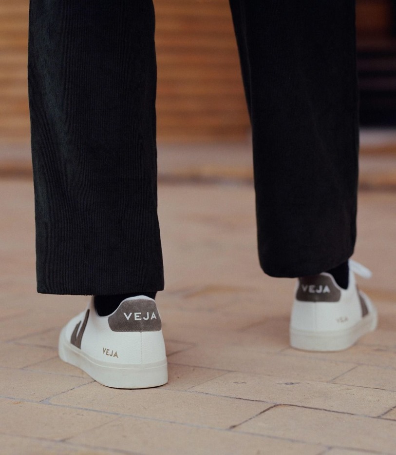 Series Chromefree White Kaki Veja