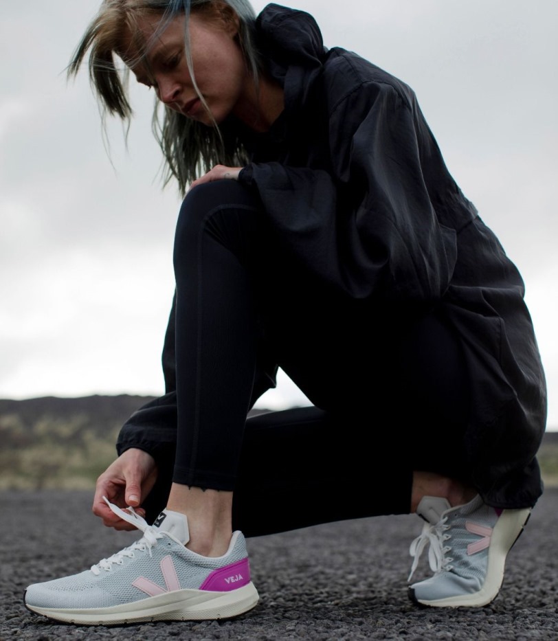 Original V-Knit Chalk Black Ultraviolet Veja