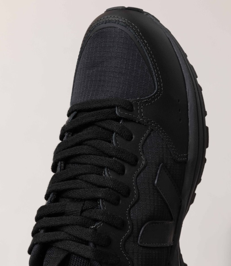 Veja Ripstop Black Collection